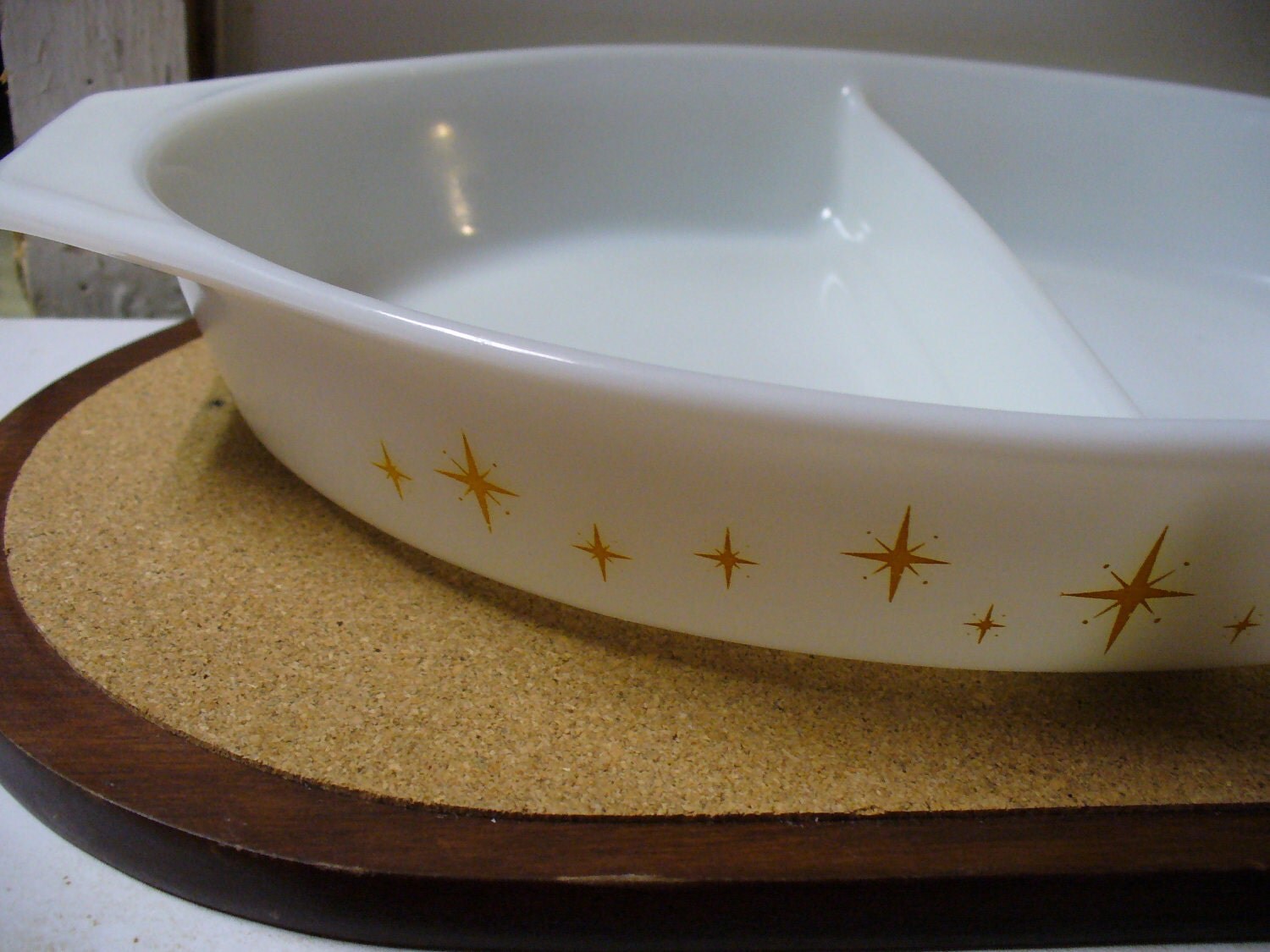 Vintage Pyrex Divided Vegetable Dish Haute Juice