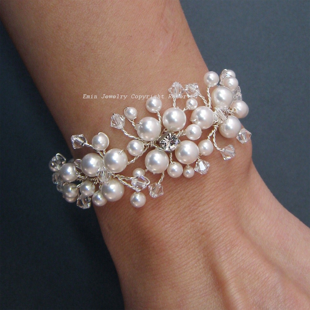 Bridal Bracelet Pearl WEdding Cuff Bracelet Off White Ivory