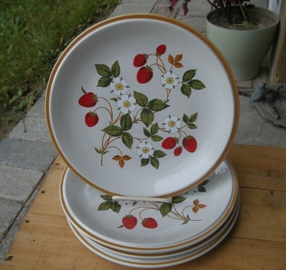 4 Sheffield Strawberries n Cream Stoneware Dinner Plates