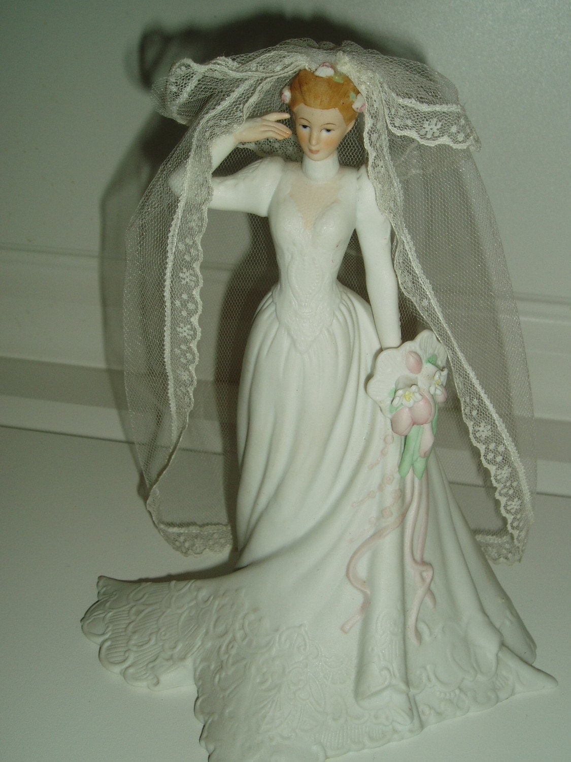 Vintage ENESCO Ceramic BRIDE FIGURINE / Bridal / Lace Wedding