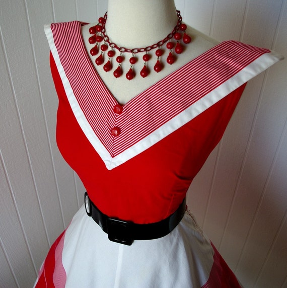 vintage 1950s dress ...classic red and white chevron striped