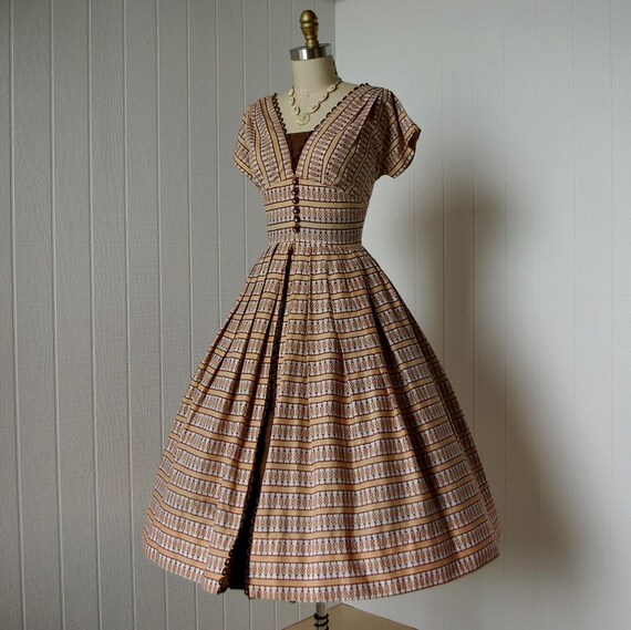 vintage 1950's dress ...fabulous pineapple novelty print