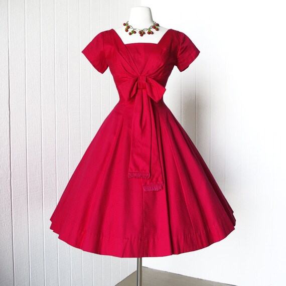 vintage 1950's dress ...fabulous TRUE RED cotton full