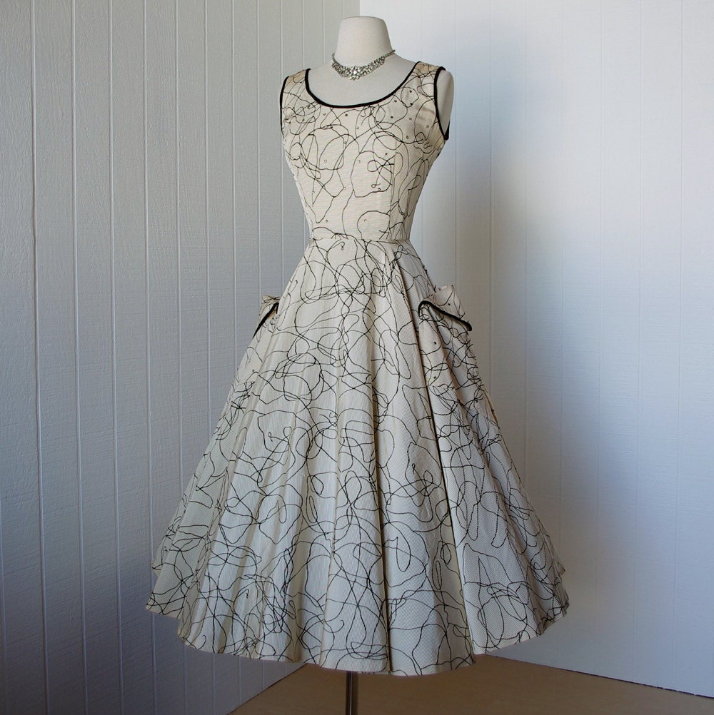 vintage 1950's dress ...gorgeous dior inspired SUZY