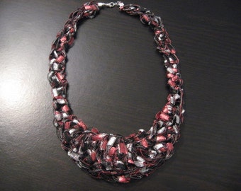 Trellis Ladder Yarn Crochet BIB Necklace PATTERN