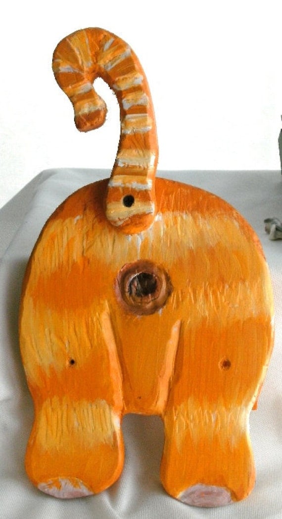 cat butt statue