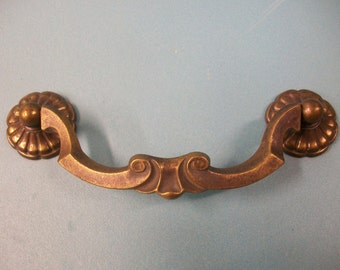 1 ANTIQUE Brass Deco Drop Drawer Pull, Scalloped Washers, Antique Hardware,Antique Drawer Pull,FurnitureRestoration,Art Deco Hardware,Keeler
