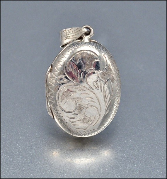 Vintage Sterling Silver Locket Engraved Oval 1960s Jewelry