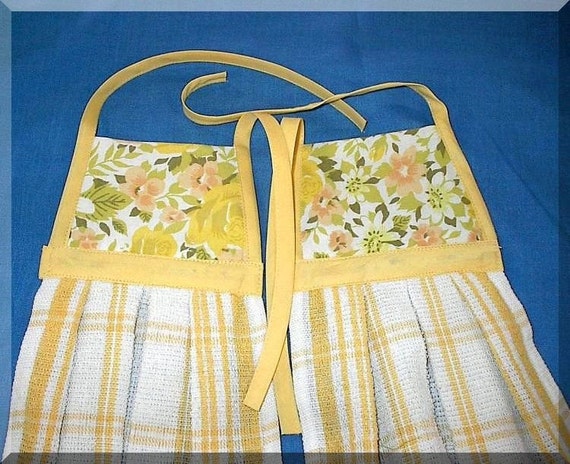 Hanging Kitchen Hand Towels TIE STYLE Yellow Roses White