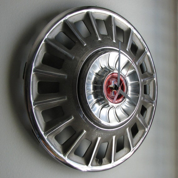 1968 Ford mustang hubcaps #2