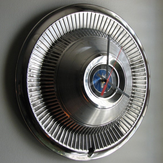 SALE 196869 Ford LTD Hubcap Clock