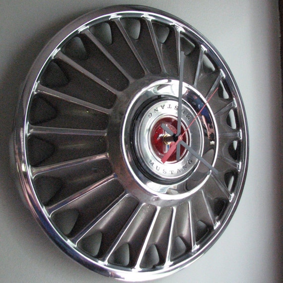 Ford mustand hubcaps #8