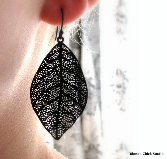 NOIRBlack Leaf Earrings