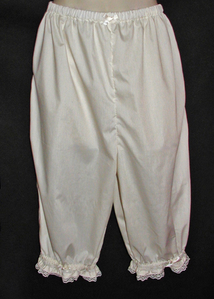 Ladies Cream Ruffled Bloomers Size Small