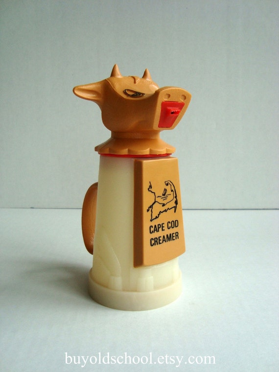 MOO from cape cod...VINTAGE cow CREAMER by buyoldschool on Etsy