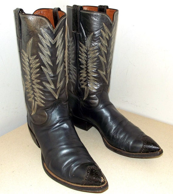 Vintage Justin brand cowboy boots in a by honeyblossomstudio