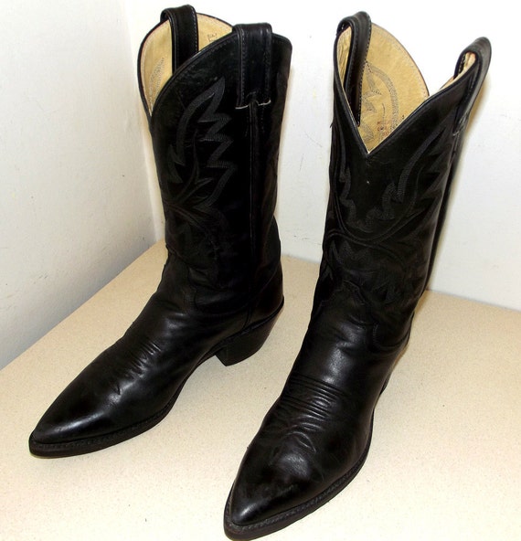 Rockin Black on Black Justin Cowboy Boots size 9 A