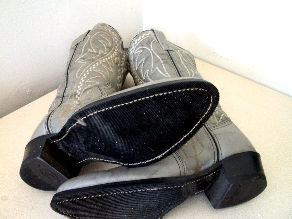 Vintage Knapp brand Gray Cowboy boots with fantastic