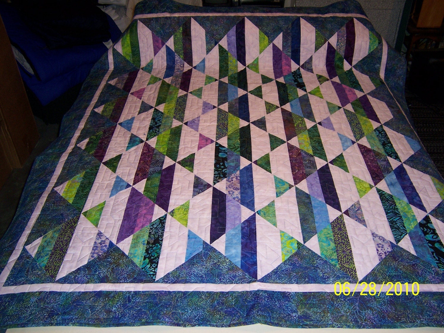 Strip Tube Quilt by SnowyMountain on Etsy