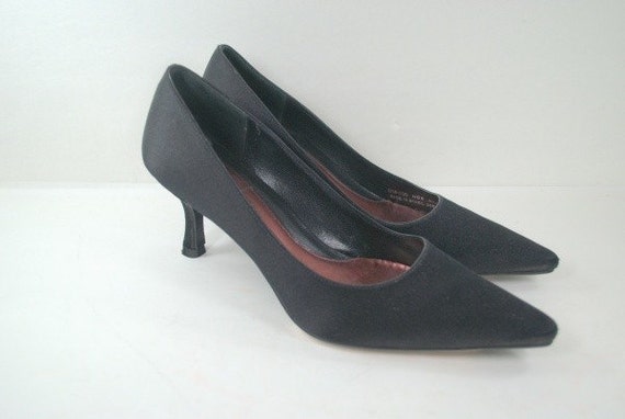 Vintage Cole Haan Kitten Heel Little Black by IveGoneModVintage