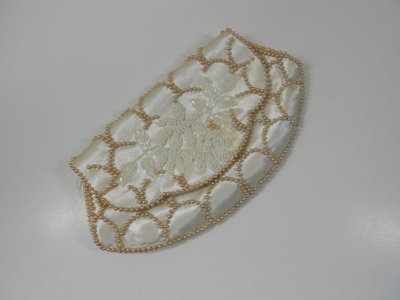 la regale beaded mesh clutch