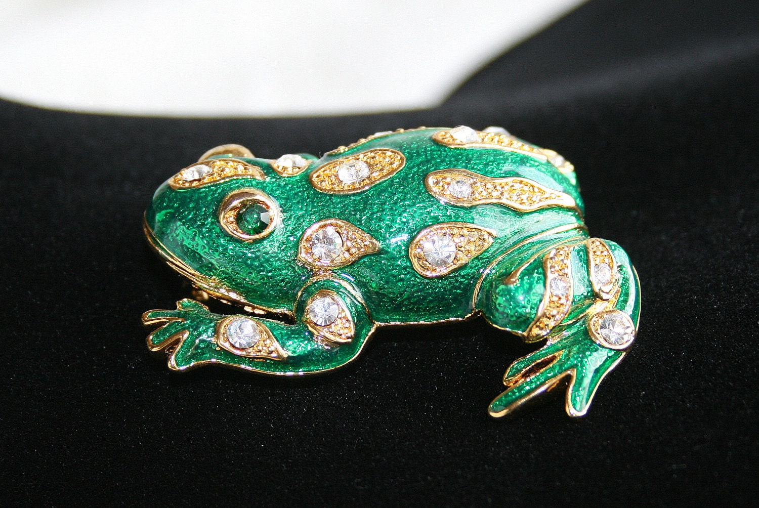 Vintage Frog Figural Brooch Emerald Green Enamel Rhinestone