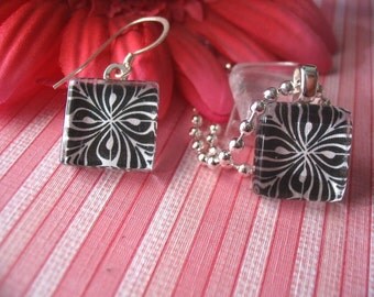 NEW...20 EARRING SIZE GLASS PENDANTS...GREAT FOR TINY PENDANT NECKLACE OR RING.