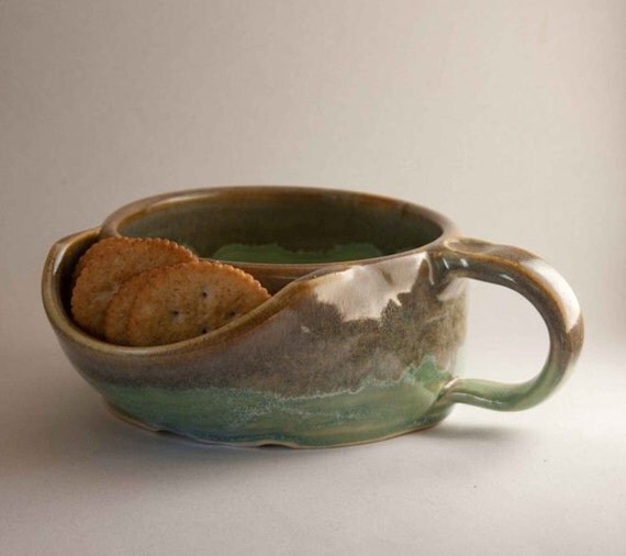 Soup bowl with cracker pocket by apiecebydenise on Etsy