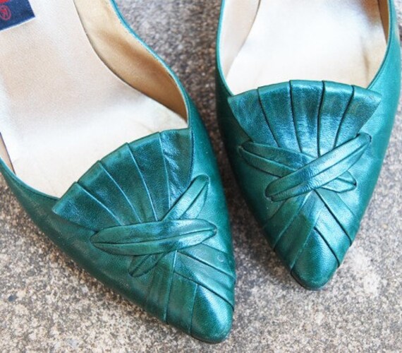vintage 80s Forest Green Fan Heels Sz 6.5 by jessamity on Etsy