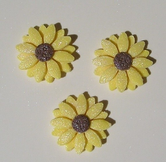 Items similar to Edible Sunflower Cake or Cupcake Topper Flowers on Etsy
