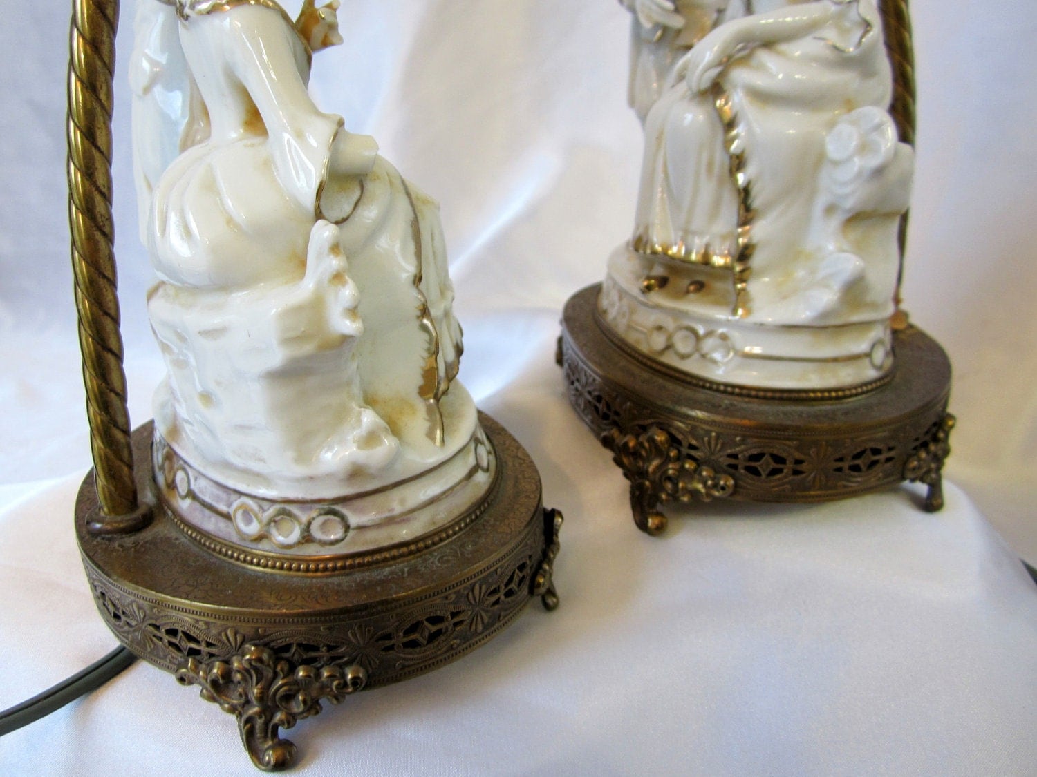 Vintage Victorian Porcelain Figurine Lamp Filigree Base