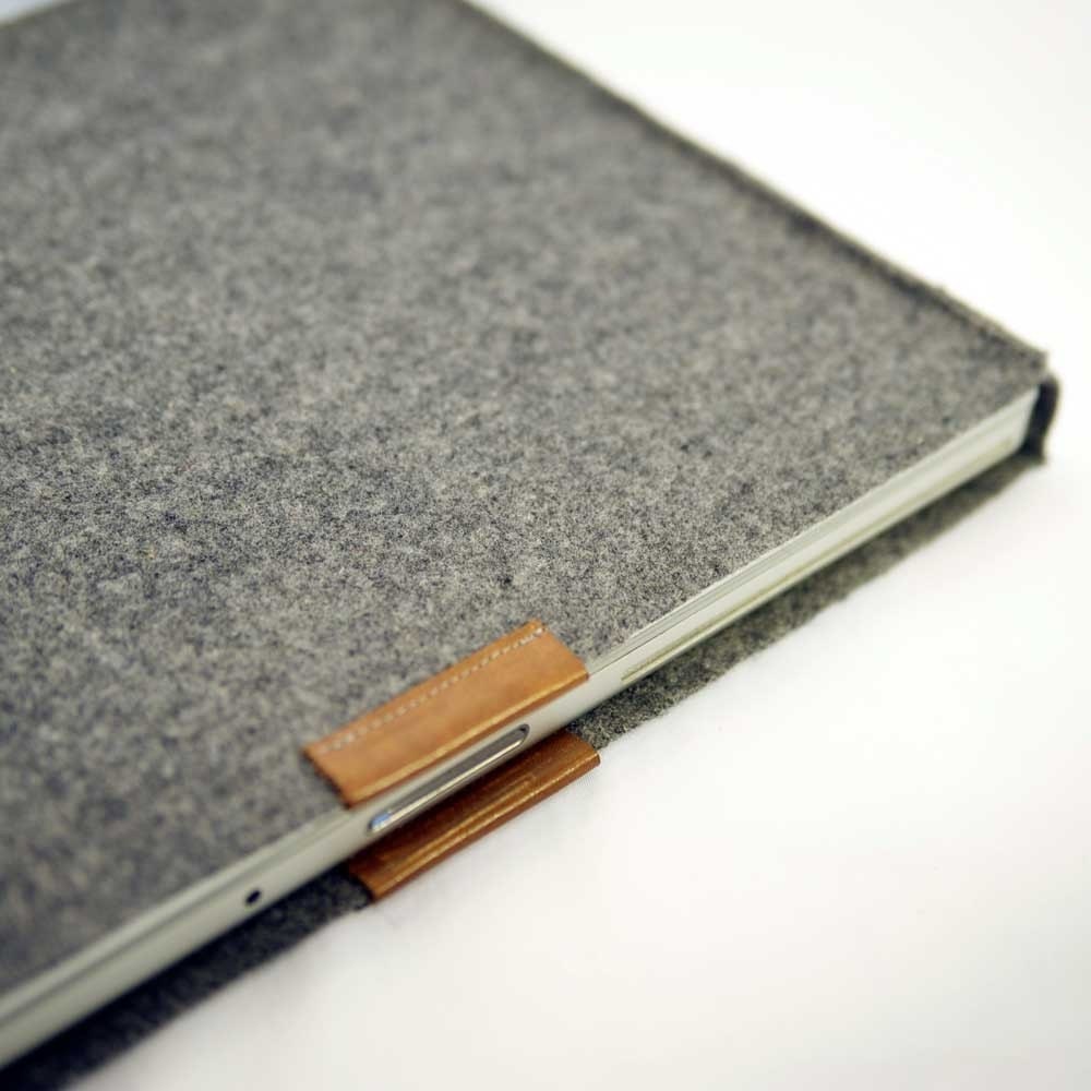 15 Inch Laptop Sleeve Recycled Wool Horizontal