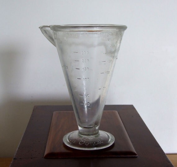 Vintage glass measuring cups German Von Poncet measuring
