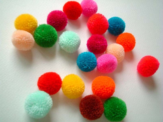 Yarn Pom poms, pompom, party pom poms, colorful, red, yellow, pink, green, blue, purple, orange, rainbow, 50 poms, handmade, candy, iammie