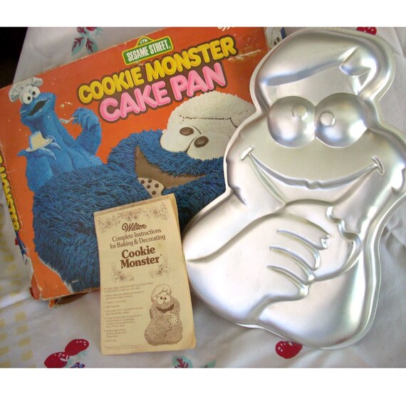 VINTAGE RARE CIRCA. 1971 WILTON COOKIE MONSTER CAKE PAN IN