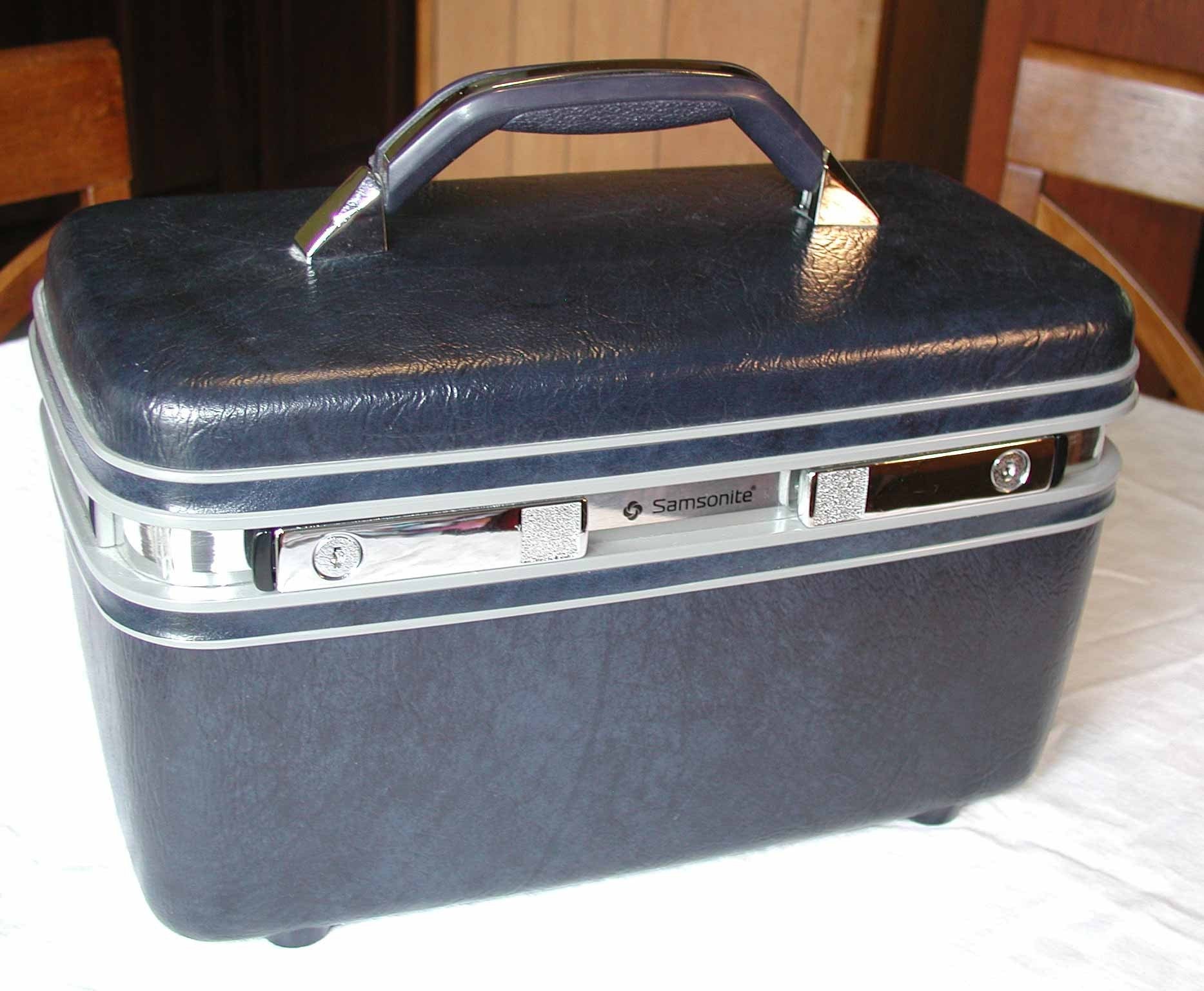 Samsonite Profile II Navy Blue Train Case WITH Organization