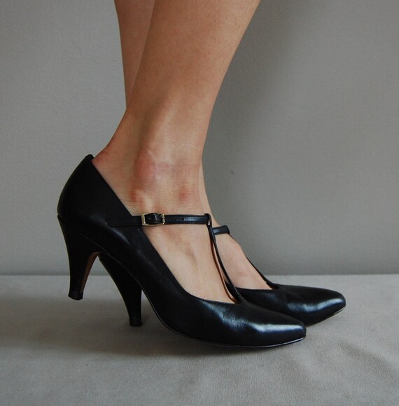 vintage Classic Black T-STRAP Heels