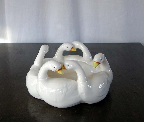 Vintage ceramic center piece planter 6 white geese by Savanteer