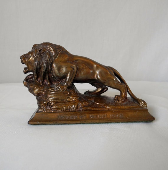 Vintage lion paperweight 1948 Lions Club International