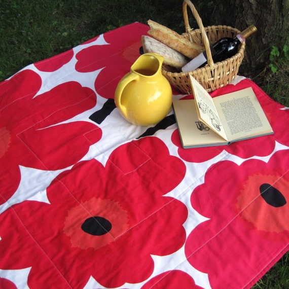 Marimekko PICNIC BLANKET in giant red poppies / eco friendly