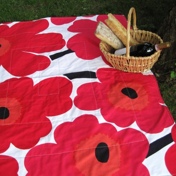 Marimekko PICNIC BLANKET in giant red poppies / eco friendly