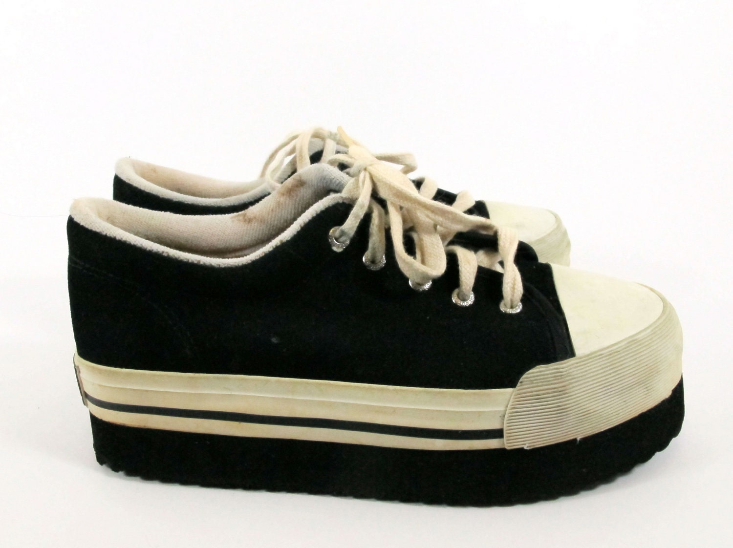 1990's platform sneakers