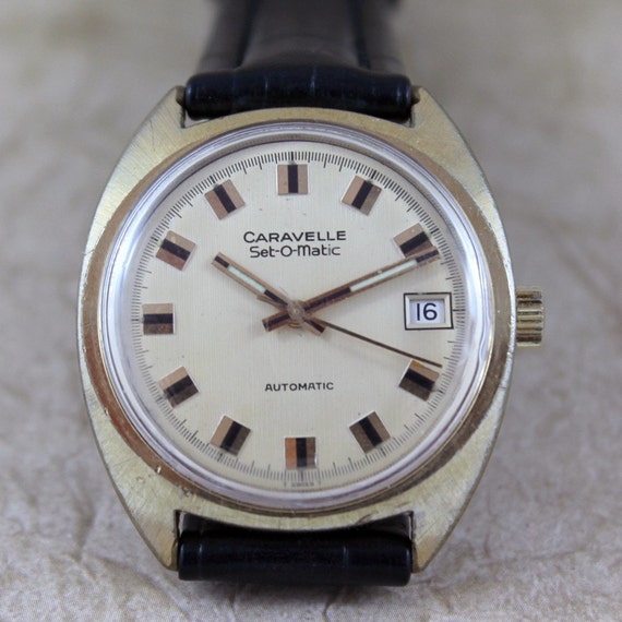 Vintage Caravelle SetOMatic 17 Jewel Wrist Watch Automatic