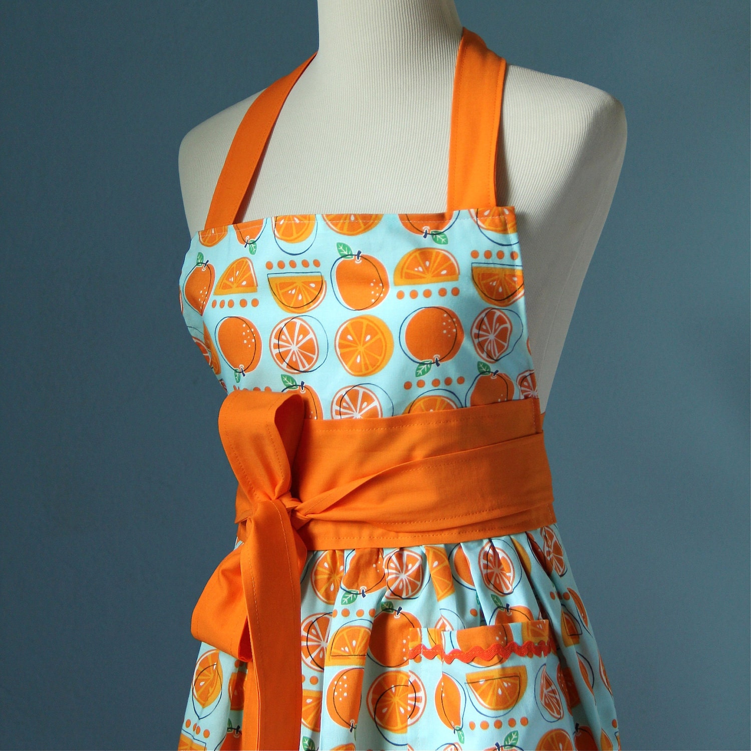 Full Apron for Women with Metro Market Orange from Kaufman