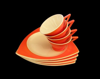 Retro Fab Atomic Art Deco Luncheon Set for 4: Salem Tricorne Sandwich Plates & Streamline Cups in Mandarin Orange