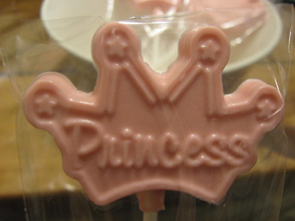 One dozen princess crown lollipops