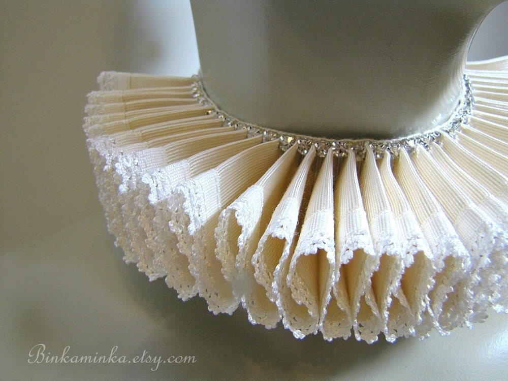 Decadent Ruffle Collar Elizabethan Ruff