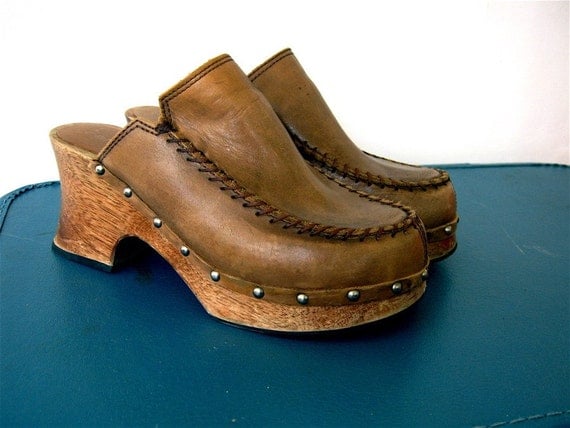 open toe platform clogs