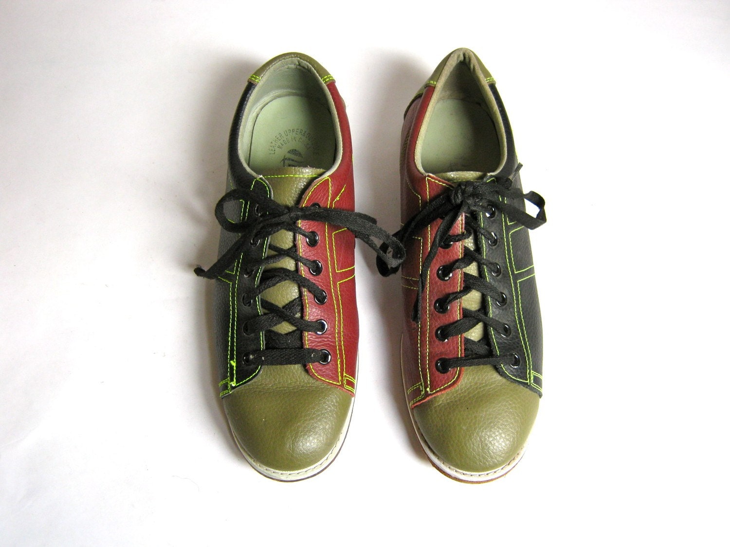 Vintage leather olive green and maroon women�s bowling Vintage leather olive green and maroon women�s bowling