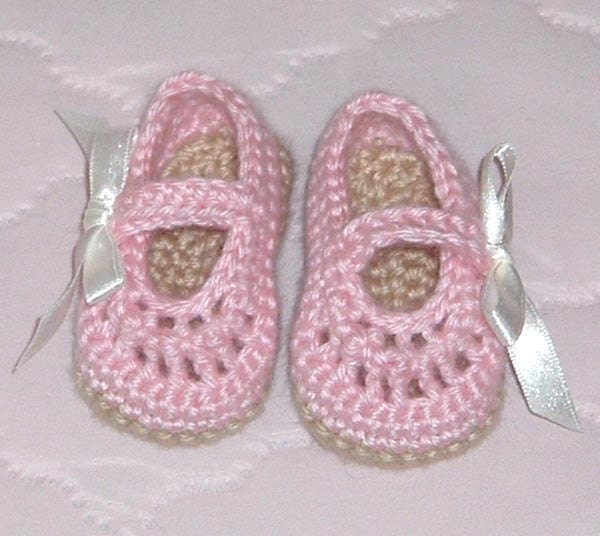 Mary Jane ribbon shoes for 0 to 3 month baby girl by EasyCreations